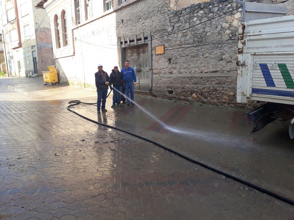 OSMANELİ’DE BAHAR TEMİZLİĞİ BAŞLADI