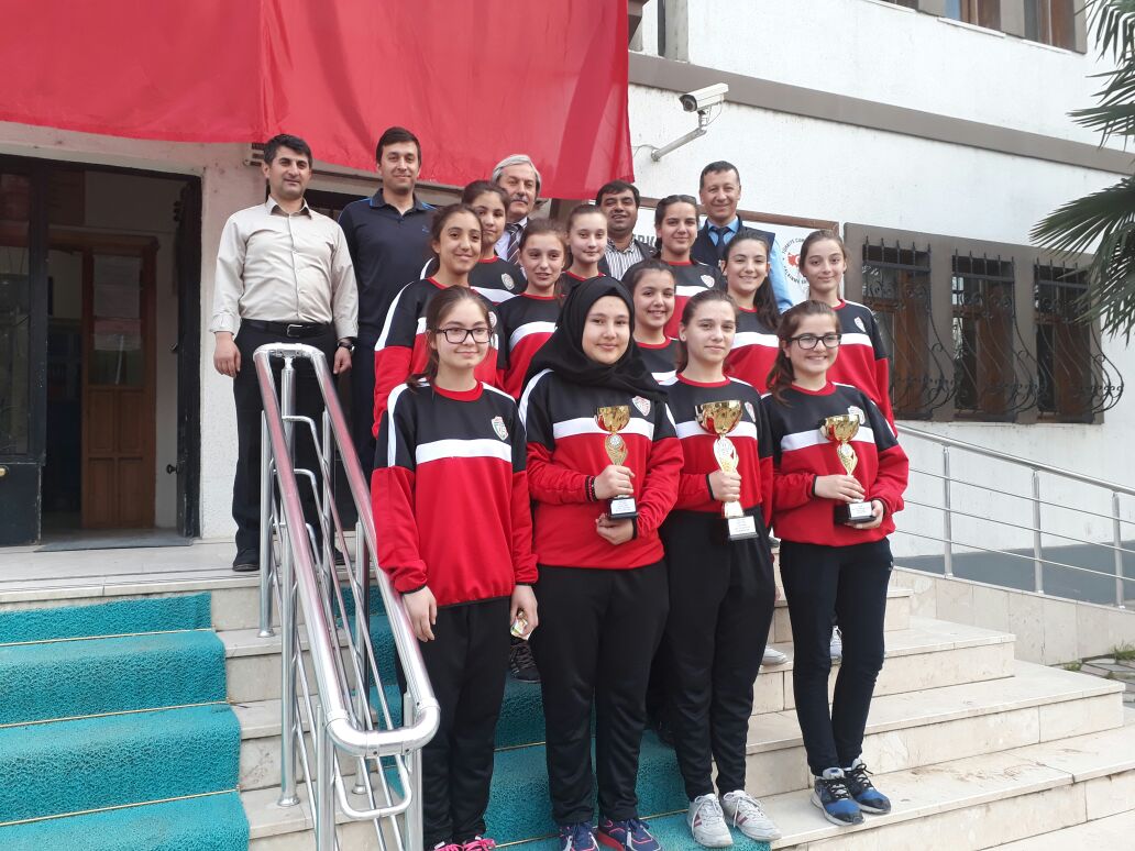 BİLECİK ŞAMPİYONU VOLEYBOLCULARDAN BAŞKANLARA ZİYARET