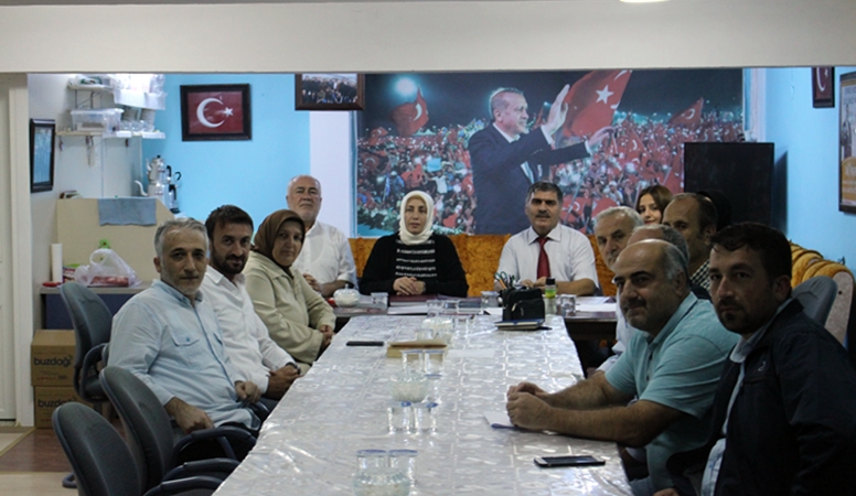 AK PARTİ'DE İLK TOPLANTI