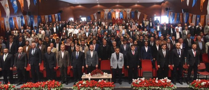 ÖZTÜRK, MERKEZ İLÇE BAŞKANI SEÇİLDİ
