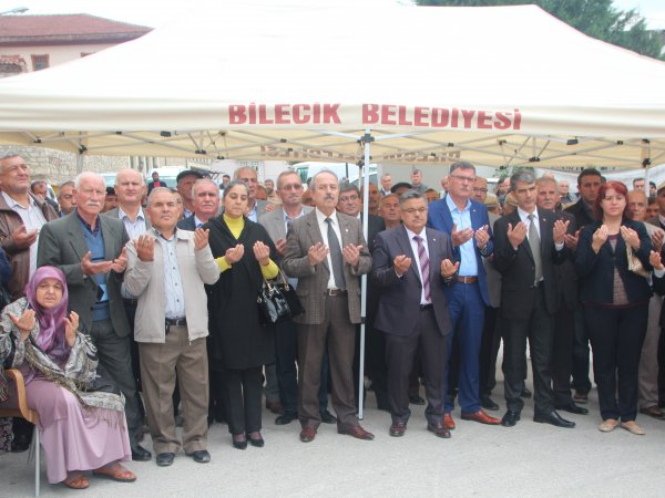 İLK KATLI OTOPARKININ TEMELLERİ ATILDI