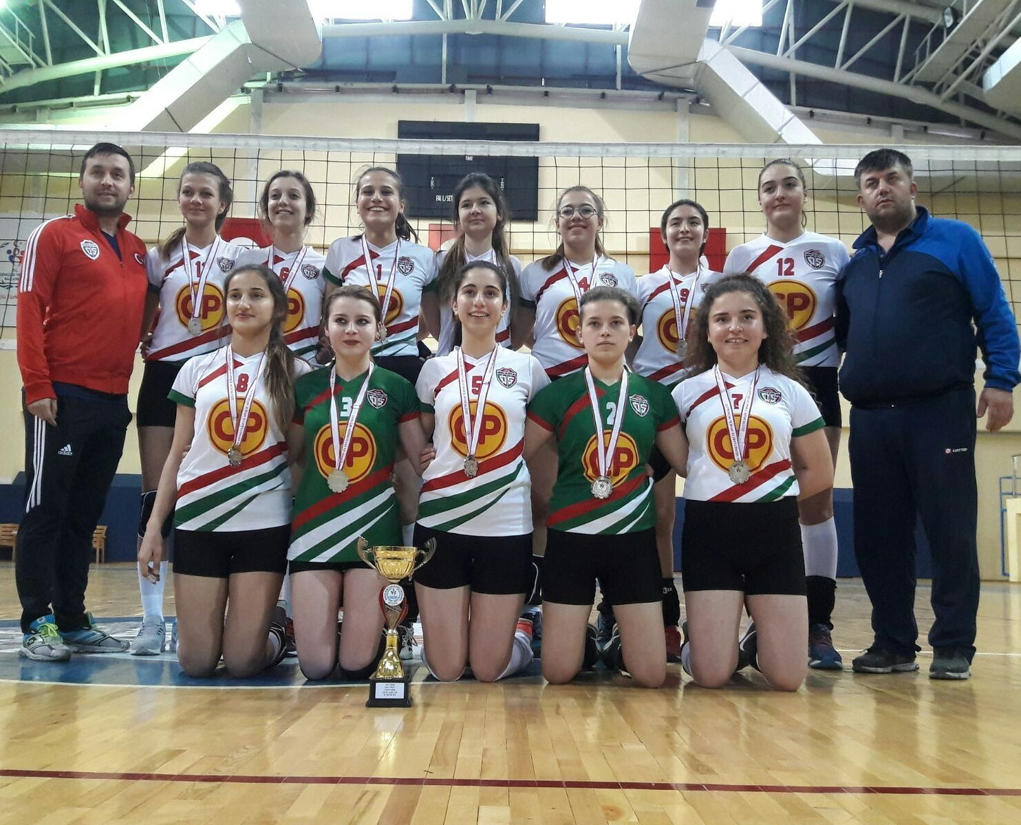 1308 OSMANELİ BELEDİYEPOR VOLEYBOLDA DA SEZONU 2 KUPA İLE KAPATTI