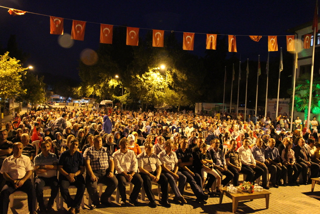 MİLLET DEMOKRASİYE SAHİP ÇIKTI