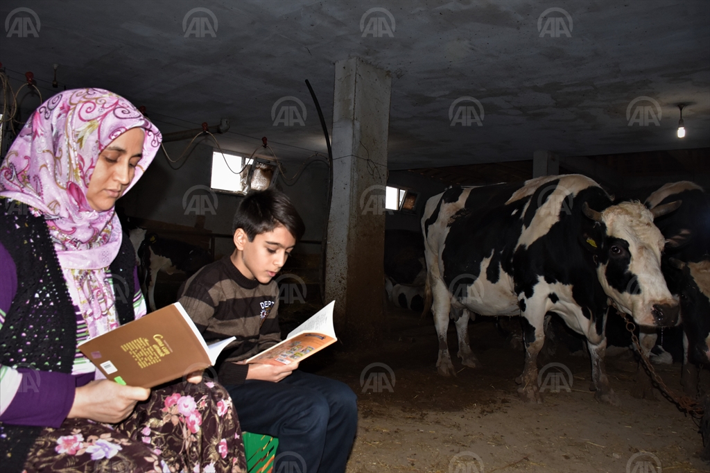 VELİLERİN KİTAP OKUMA SEVDASI HER GEÇEN BÜYÜYOR