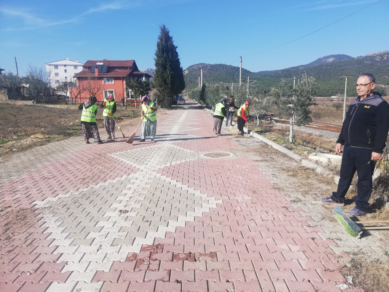 “YEREL YÖNETİCİLERİNİZİN GÖREMEDİĞİNİ SİZ GÖRÜN”