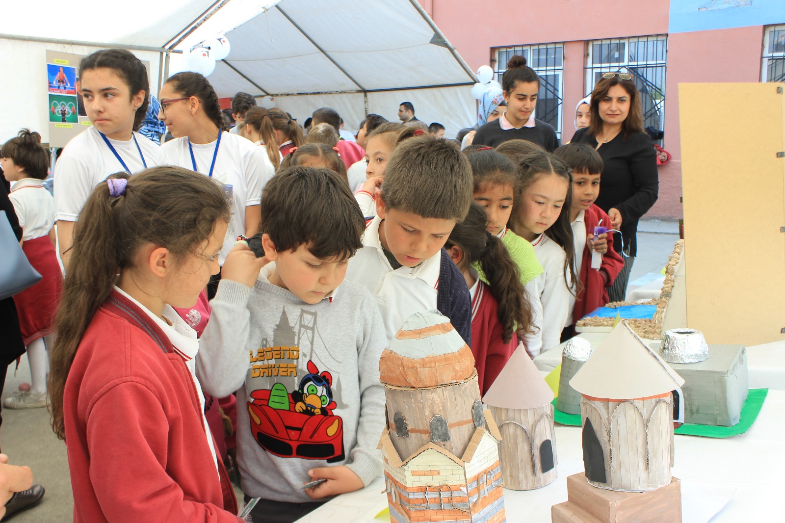 ATATÜRK ORTAOKULUNDA TÜBİTAK 4006 FUARI AÇILDI