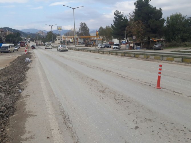  AMAN DİKKAT BÖLÜNMÜŞ YOL ÇALIŞMASI ŞEHİR İÇİNE GELDİ