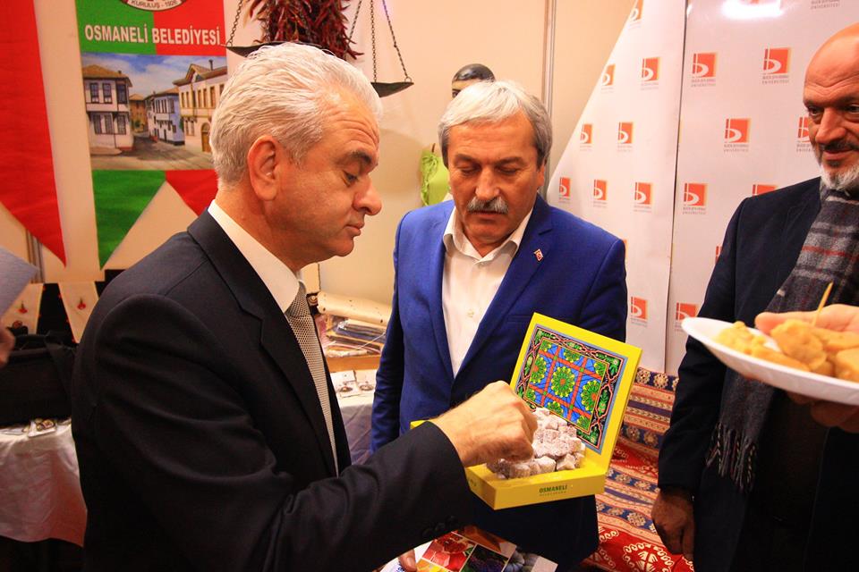 belediye-standina-buyuk-ilgi-3.jpg belediye-standina-buyuk-ilgi-3.jpg