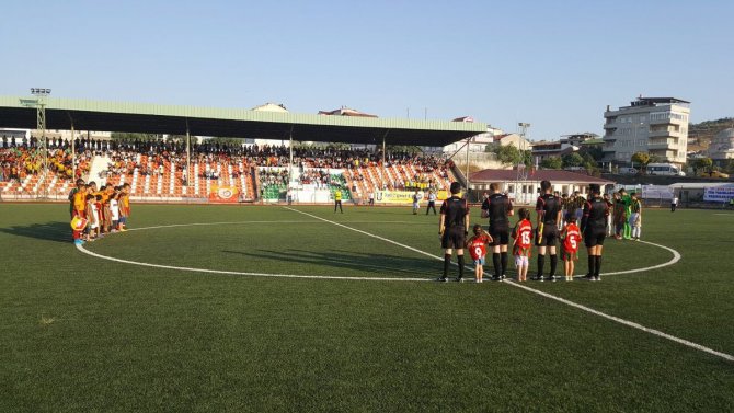 Lefke U15 Cup İyiki Varsın Eren Pankartı