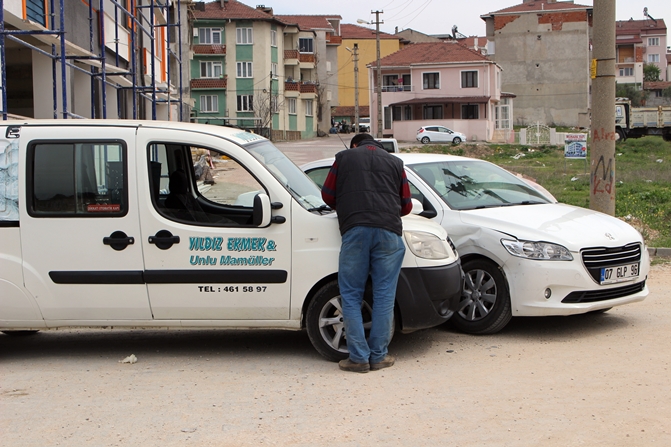 haceloglu-mahallesinde-trafik-kazasi-(1).jpg