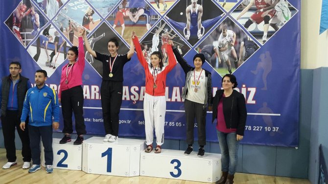 taekwondo’da-bir-basari-daha-geldi-(3).jpg