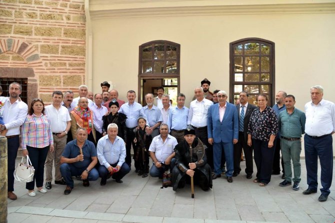 yoruk-kurultayi3.jpg yoruk-kurultayi3.jpg